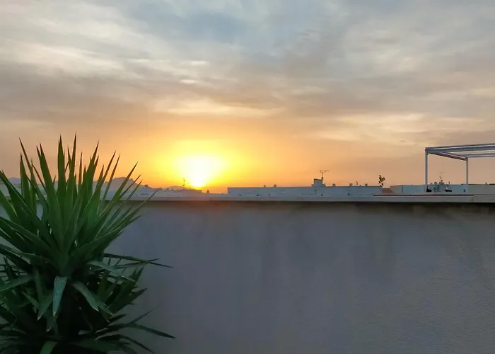 Atico Duplex Con Gran Terraza Por